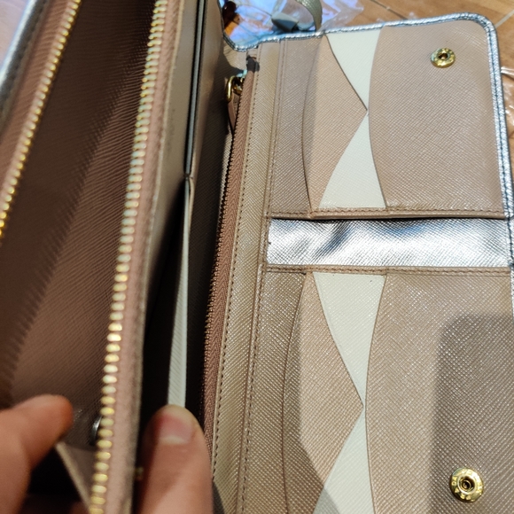 Prada leather wallet - Picture 6 of 7